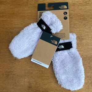 The North Face Kids Plush Mittens in Light Lavender